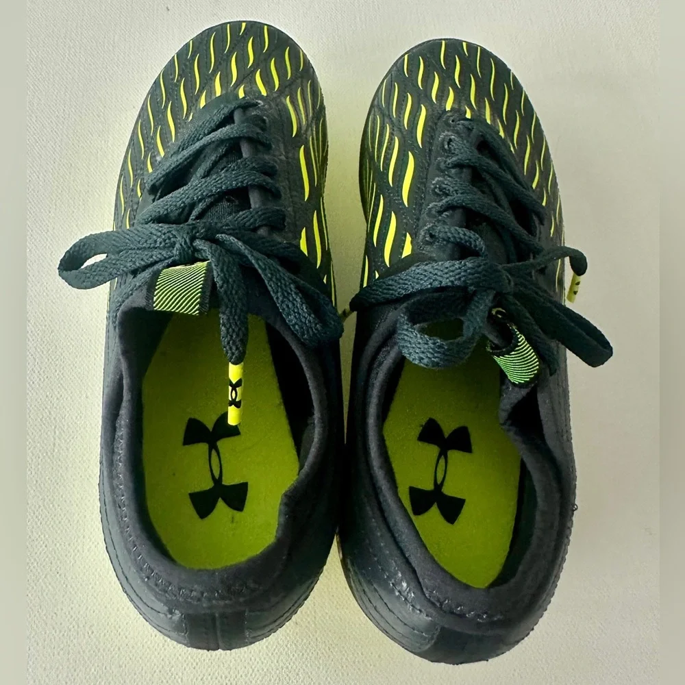 Under Armour Kids' Black & Neon Yellow Soccer Cleats